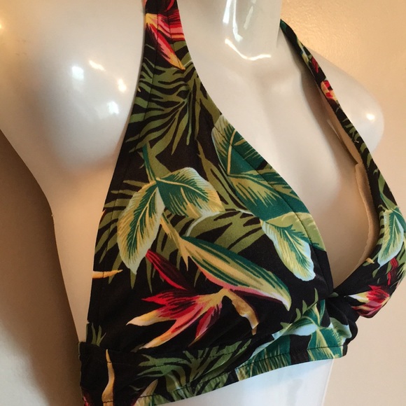 Lovely black and green bikini top by Catalina! - Picture 2 of 16